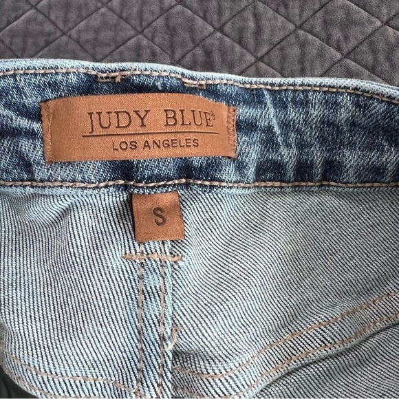 Judy Blue Shorts Women Small Cut Off Jean Button Fly Medium Wash Stretch Fitted - Picture 4 of 8